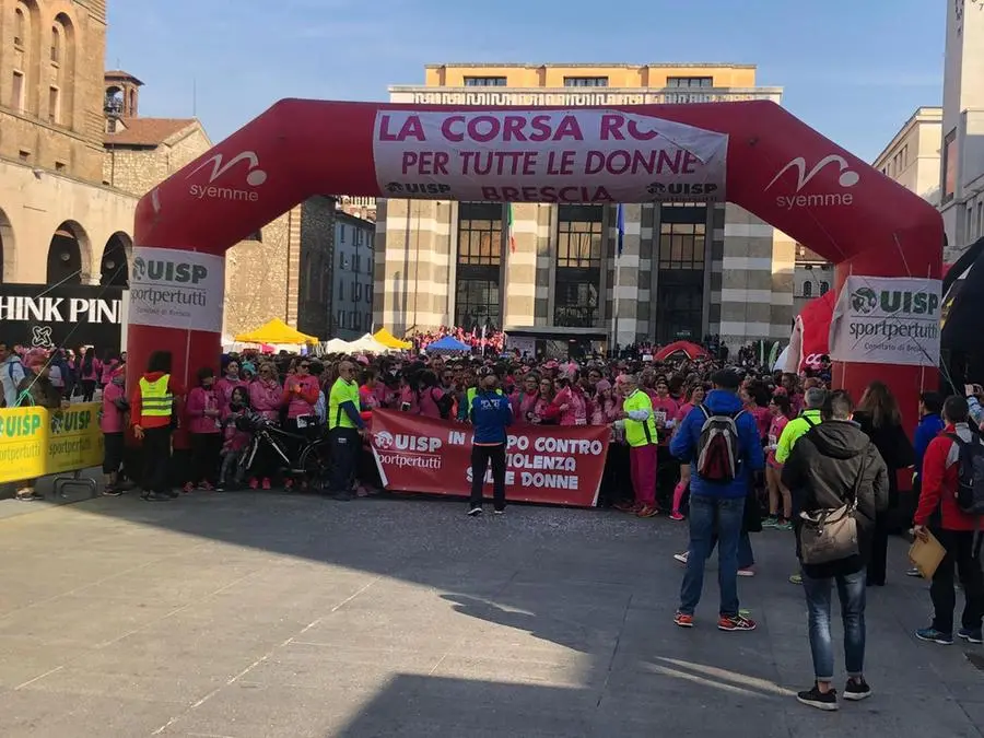 La Corsa Rosa conquista il centro