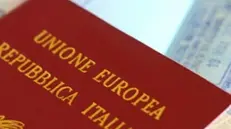 Un passaporto italiano (archivio) - © www.giornaledibrescia.it