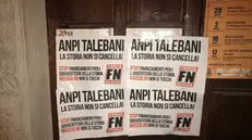 I manifesti contro l'Anpi comparsi nella notte a Salò - © Foto tratte da Facebook