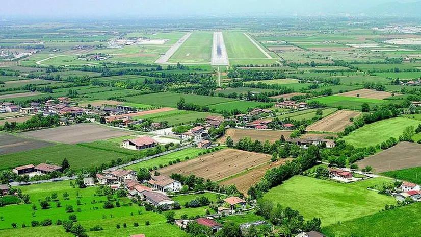 Veduta della pista dell'aeroporto D'Annunzio - © www.giornaledibrescia.it
