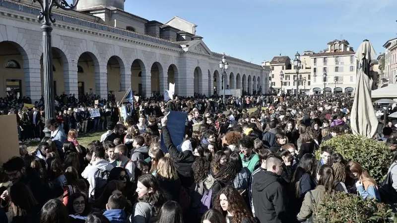 Manifestazione al via da piazzale Arnaldo