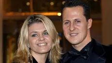 Michael Schumacher con la moglie Corinna, in una foto di qualche anno fa - Foto tratta da Fb