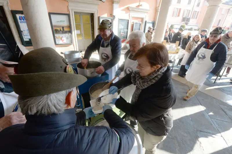 In piazza con noi a Lonato