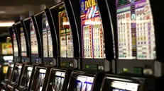 Slot machine in una sala giochi (archivio) - © www.giornaledibrescia.it