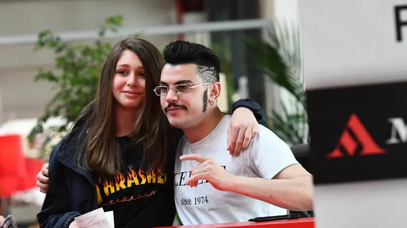Il firmacopie del rapper Izi