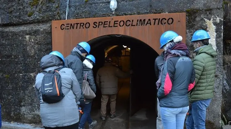 L’arrivo. L’ingresso al centro speleoclimatico della miniera Sant’Aloisio