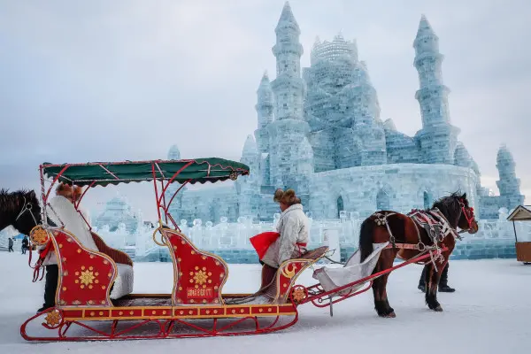 La città di ghiaccio allestita ad Harbin, in Cina