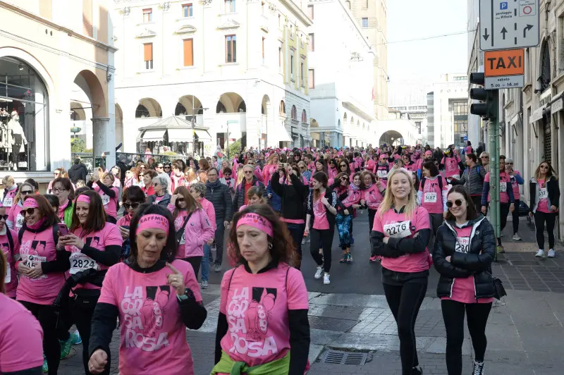 La Corsa Rosa conquista il centro