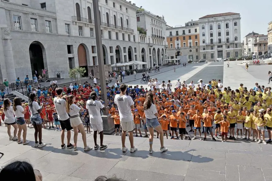 Finisce il grest in centro storico: la festa in piazza Vittoria
