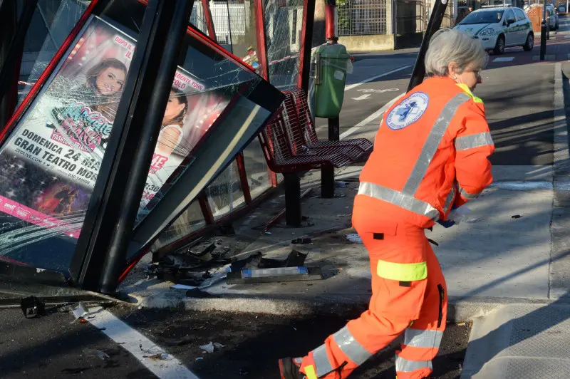 Tremendo incidente in via Branze a Brescia