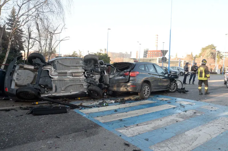 Tremendo incidente in via Branze a Brescia