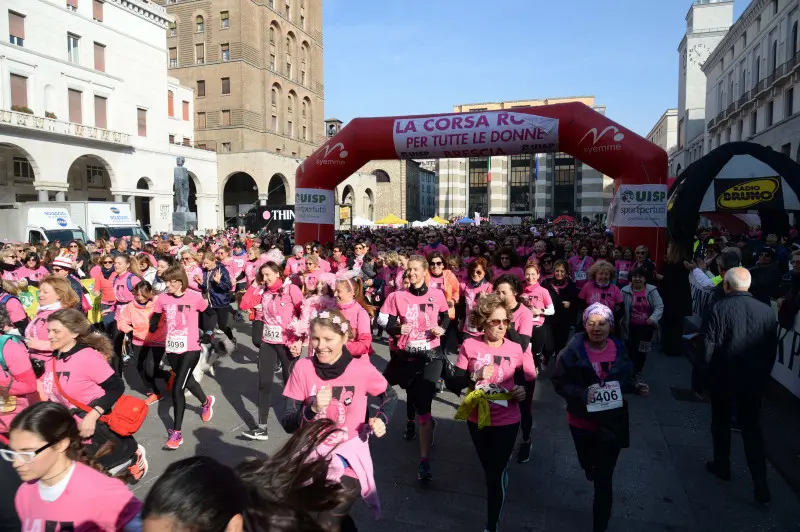 La Corsa Rosa conquista il centro