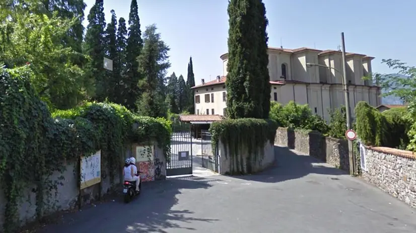 Gestore cercasi per il chiosco di Villa Damioli - Foto tratta da Street View // Google Maps © www.giornaledibrescia.it