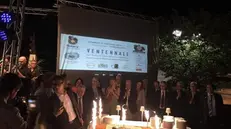 I rappresentanti delle due realtà insieme per i 20 anni del club - Foto © www.giornaledibrescia.it