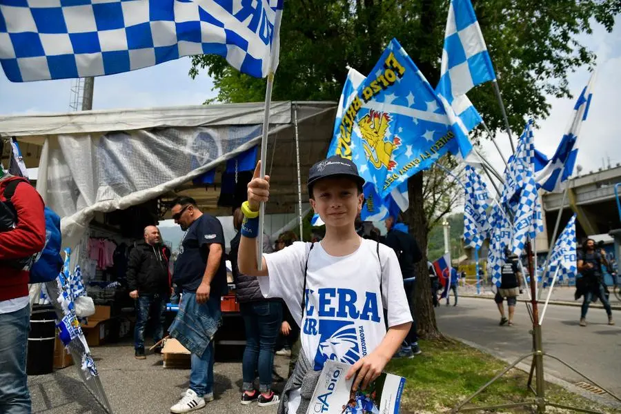 Facce da Brescia, l'esultanza inizia fuori dal Rigamonti