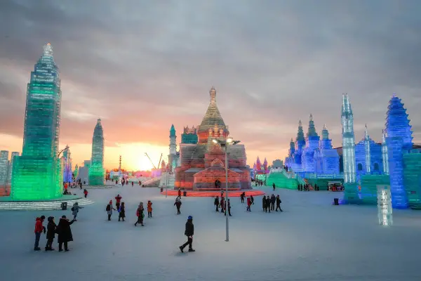La città di ghiaccio allestita ad Harbin, in Cina