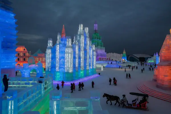 La città di ghiaccio allestita ad Harbin, in Cina