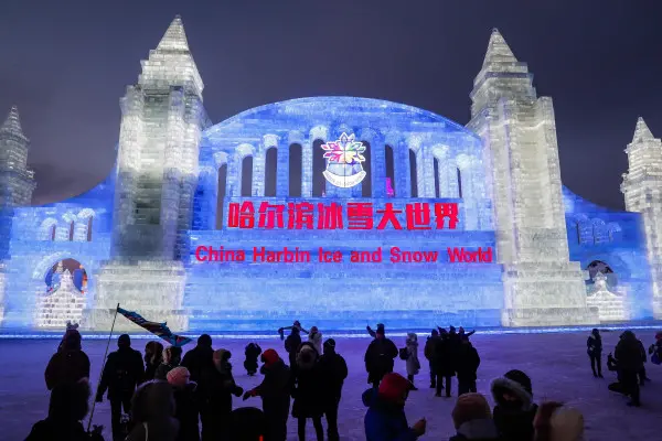 La città di ghiaccio allestita ad Harbin, in Cina