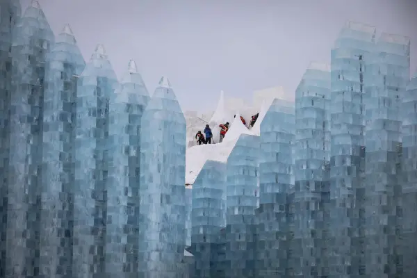 La città di ghiaccio allestita ad Harbin, in Cina