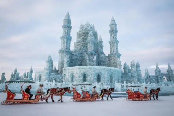 La città di ghiaccio allestita ad Harbin, in Cina