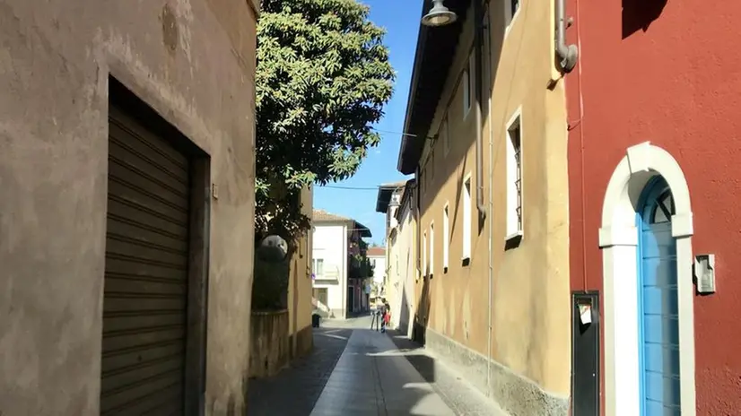Uno scorcio di via Dante di Moniga © www.giornaledibrescia.it