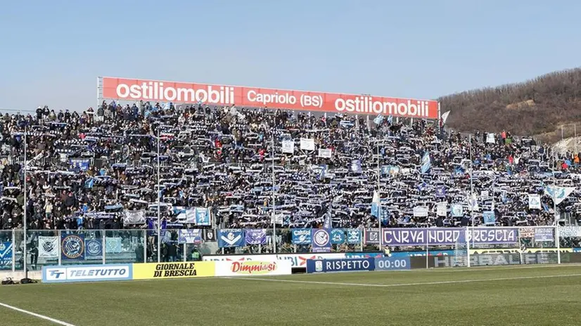 La Curva Nord allo stadio Rigamonti - Foto © www.giornaledibrescia.it