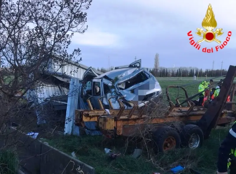 Lonato, drammatico schianto in autostrada