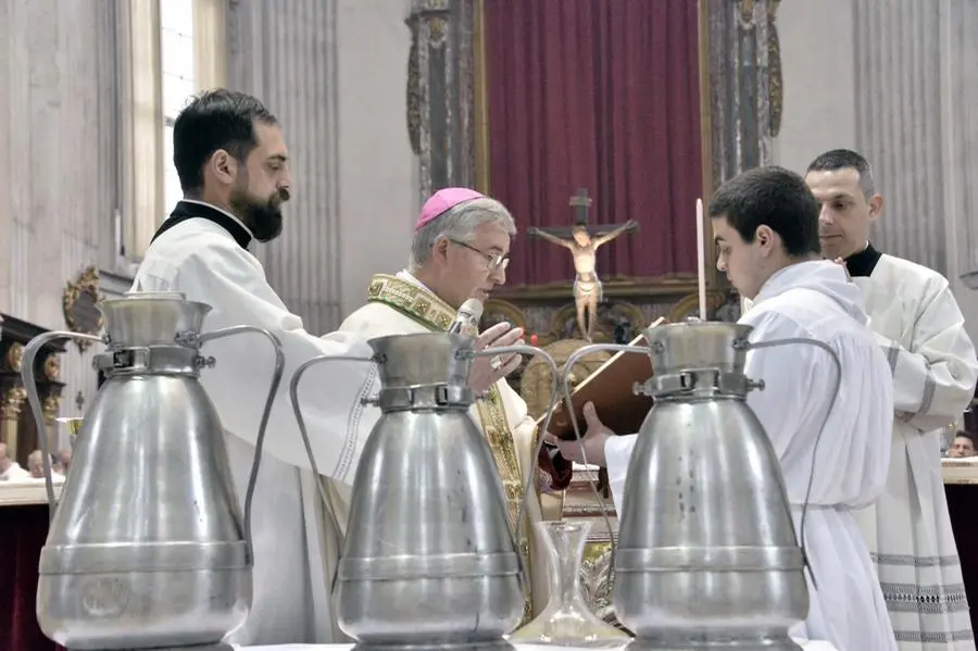 La messa Crismale in cattedrale