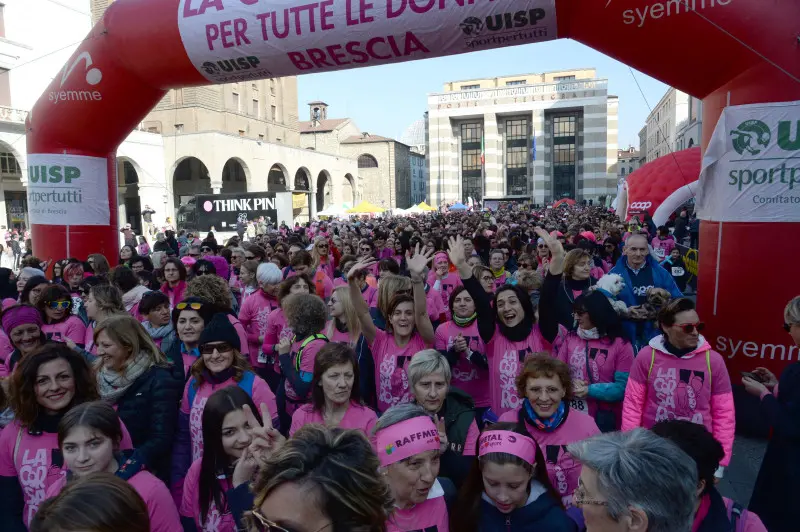 La Corsa Rosa conquista il centro