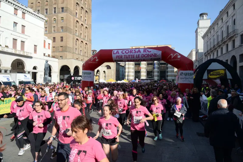 La Corsa Rosa conquista il centro