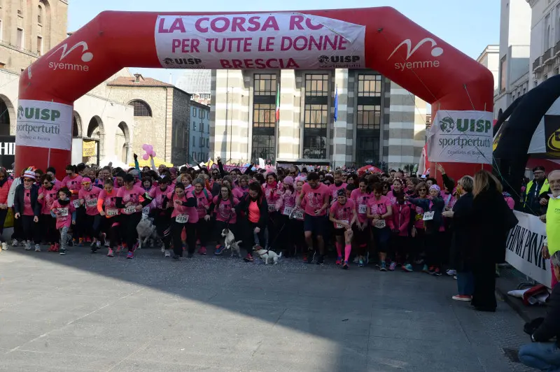 La Corsa Rosa conquista il centro