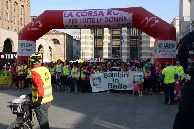 La Corsa Rosa conquista il centro