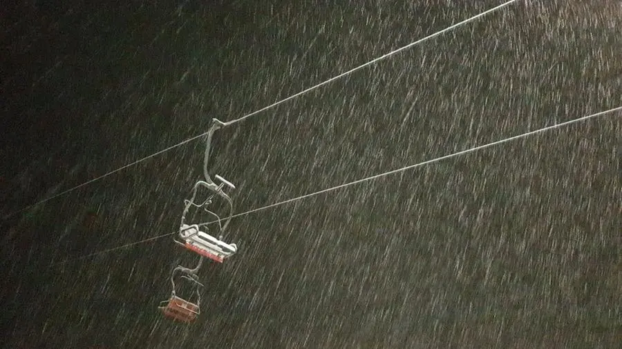 La nevicata al Rifugio Corno d'Aola