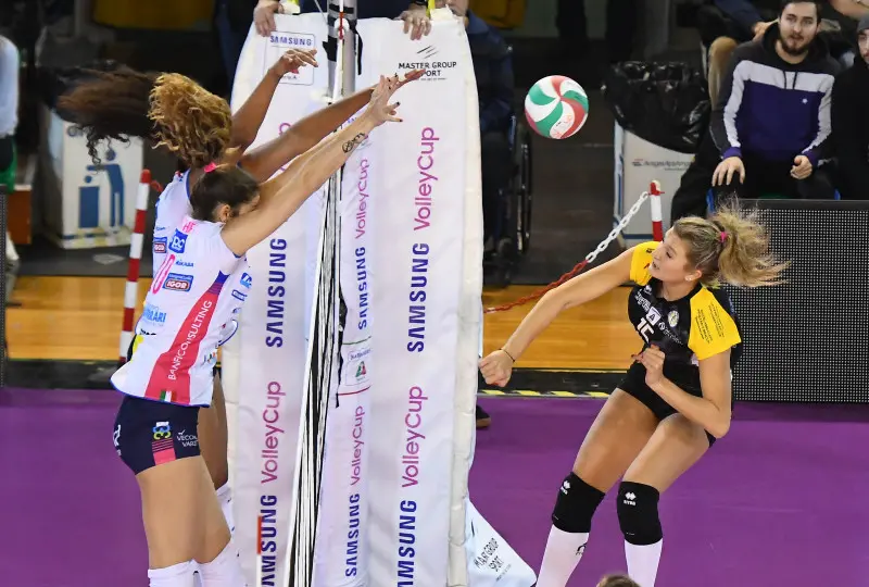 Pallavolo, serie A1 femminile: Valsabbina Brescia-Igor Novara 3-2