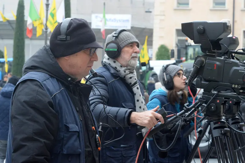 La troupe di Teletutto al lavoro © www.giornaledibrescia.it