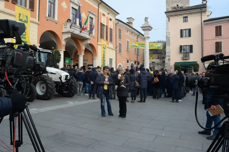 In piazza con noi a Lonato