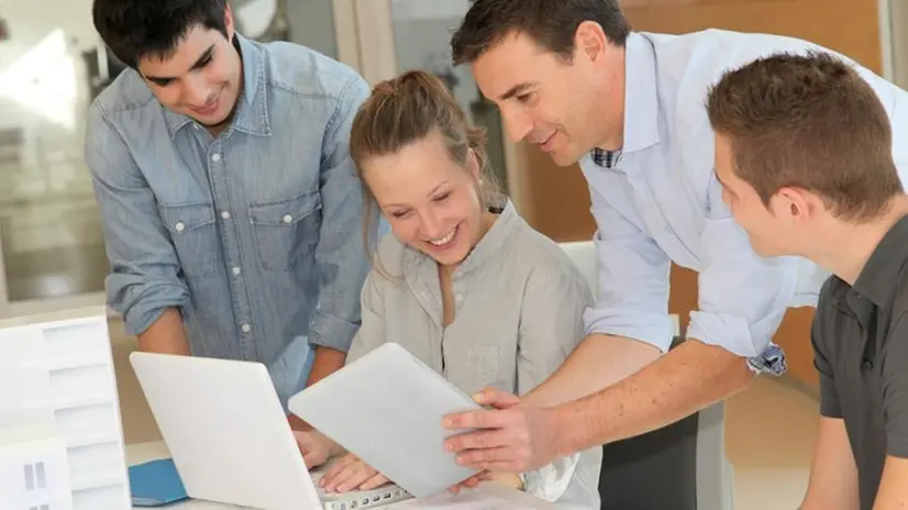 L’alternanza scuola lavoro porta gli studenti a fare esperienza nelle aziende