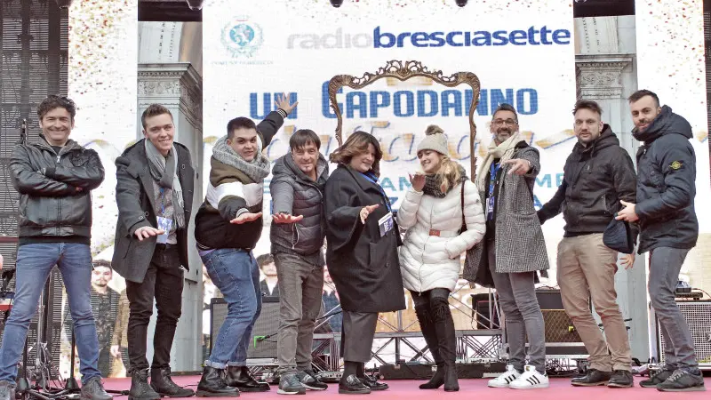 Piazza Loggia, tutto pronto per il Capodanno da favola