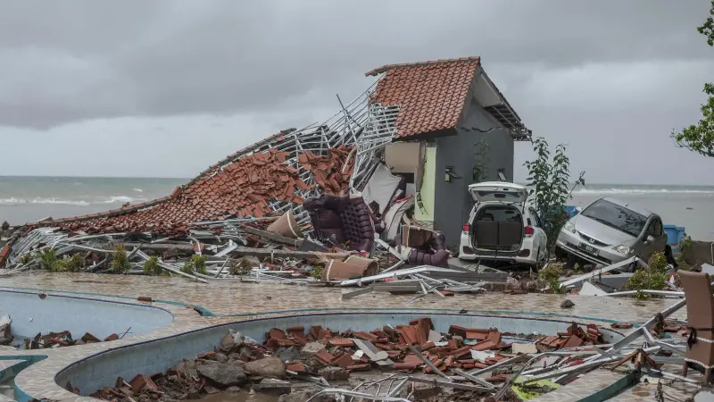 Tsunami in Indonesia, oltre 220 i morti