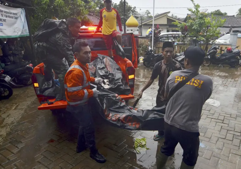 Tsunami in Indonesia, oltre 220 i morti