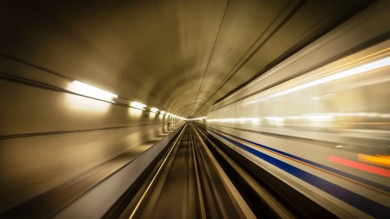 Il Natale sale anche in metropolitana - Foto tratta da zoom.giornaledibrescia.it («Classicone metropolitano // Alberto Sicchiero)