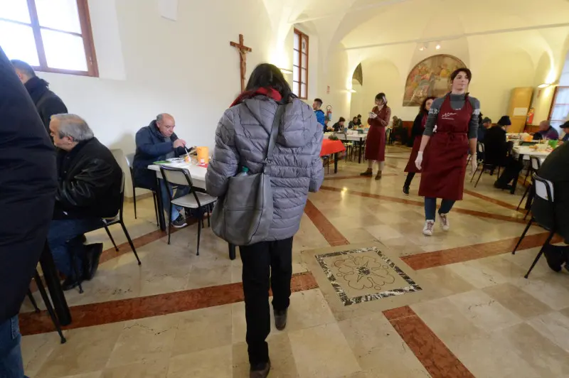 Il pranzo di Natale alla Mensa Menni
