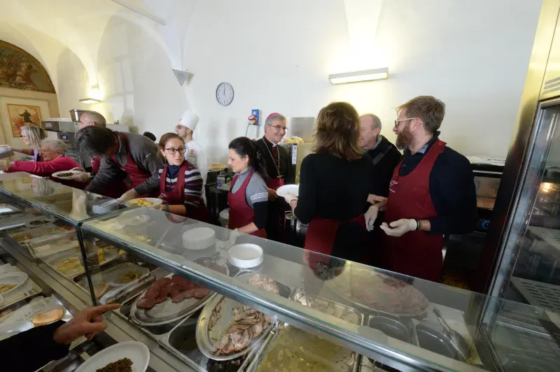 Il pranzo di Natale alla Mensa Menni