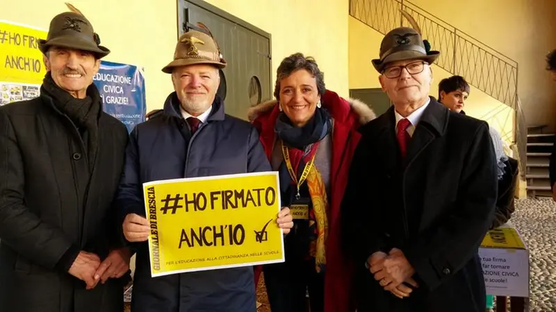 La sottoscrizione degli alpini a Capriano del Colle