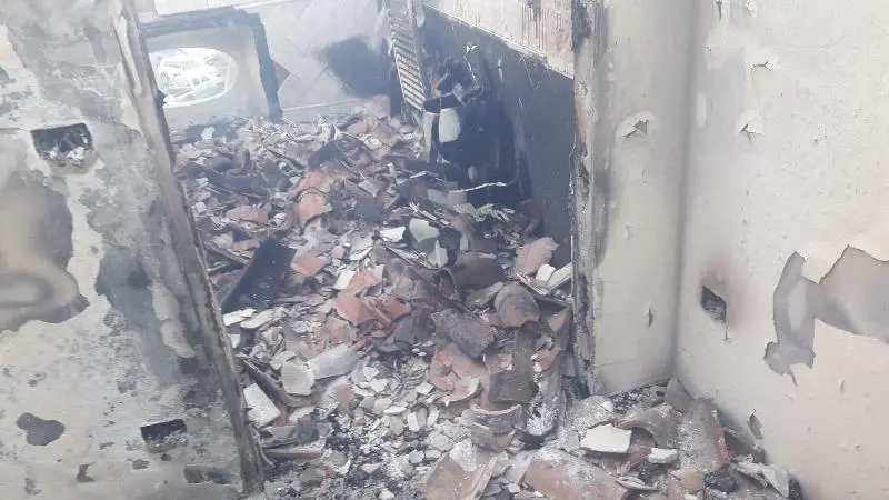 Verolanuova, in fiamme il tetto dell'ex convento