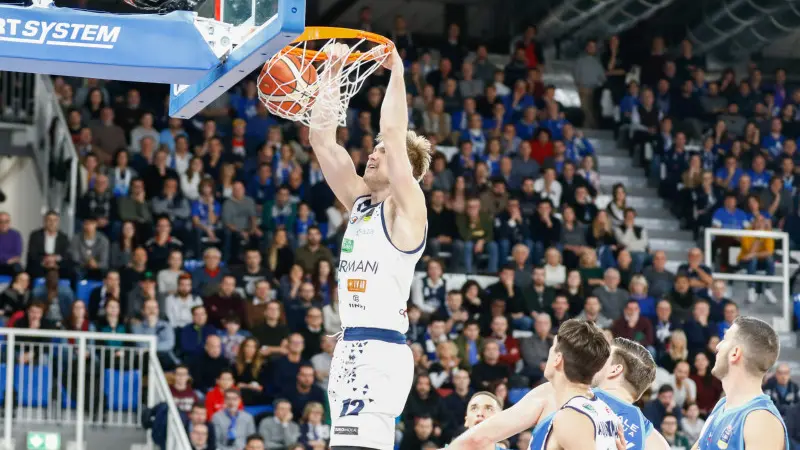 Germani scarica: la Dinamo Sassari sbanca il PalaLeonessa