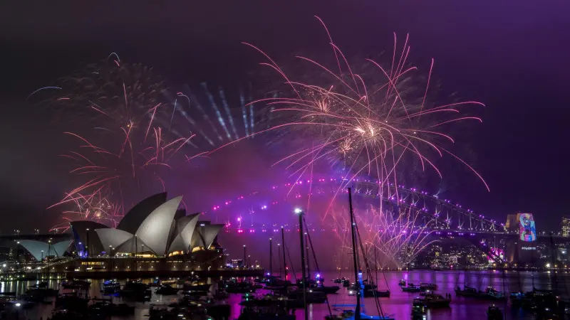L'Australia è già nel 2019, show di fuochi d'artificio nel cielo di Sydney