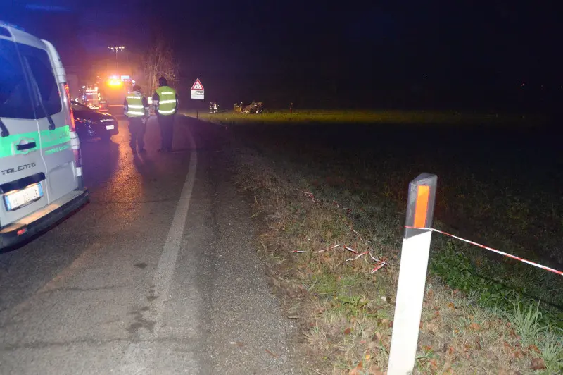 Tragica uscita di strada, muore un 20enne