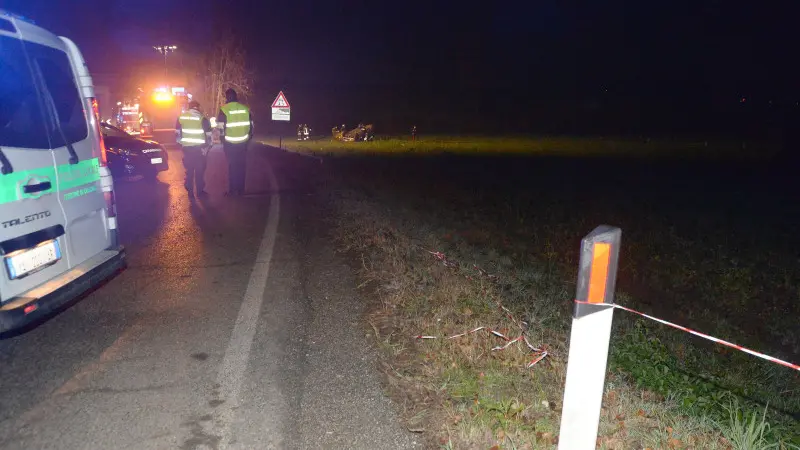 Tragica uscita di strada, muore un 20enne