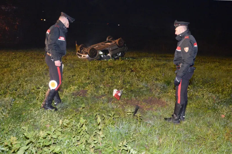 Tragica uscita di strada, muore un 20enne